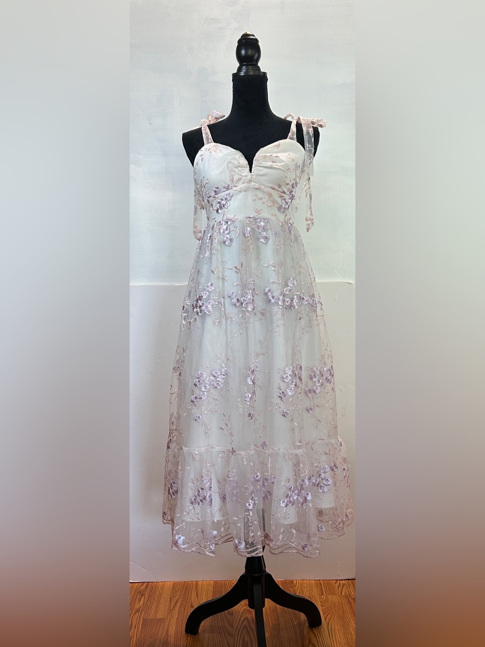 Lulus Medium Floral Embroidered Tulle MidiDress Cottagecore Fairycore Romantic